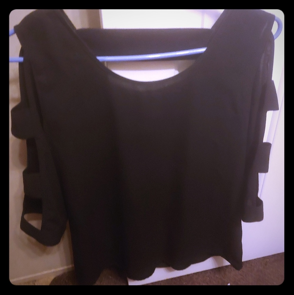 BCX size M womens 3/4 sleeve top.